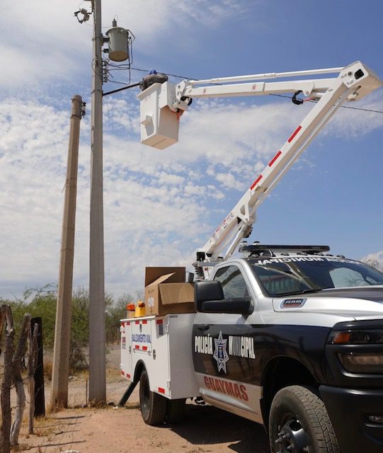 Mantiene Ayuntamiento de Guaymas programa Iluminando Guaymas