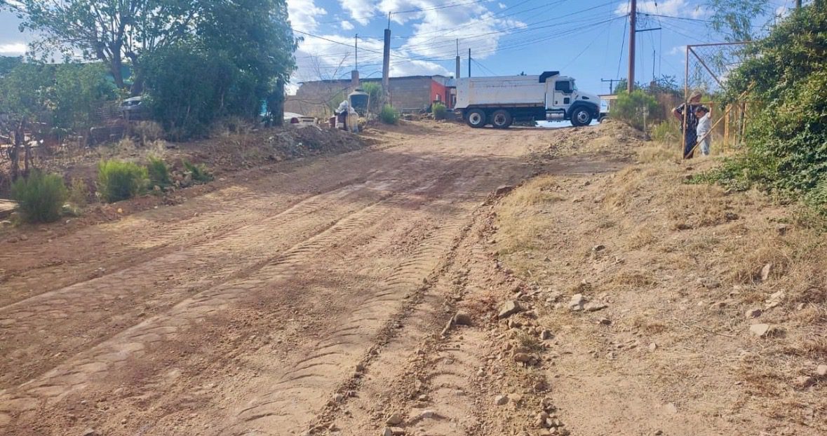 Avanza mantenimiento de calles en Cananea