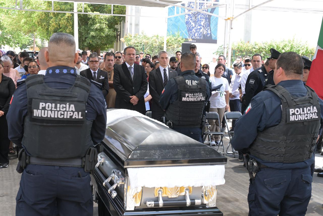 Rinde Gobierno Municipal homenaje póstumo al oficial Luis Fernando Molina